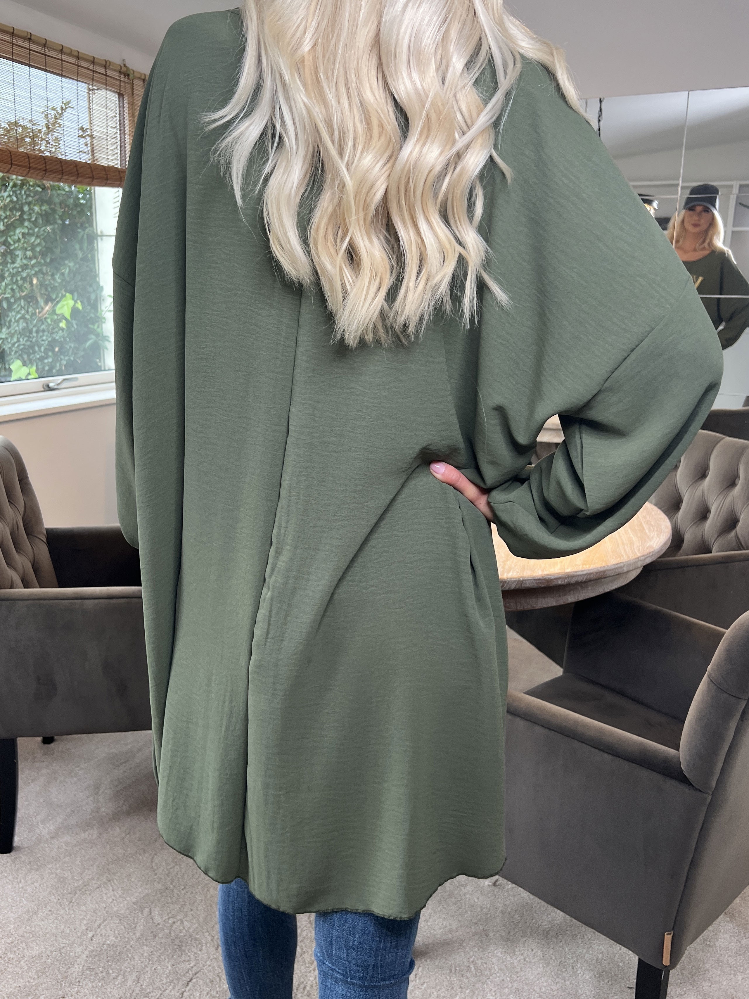 Nella - Cool klänning med skrift